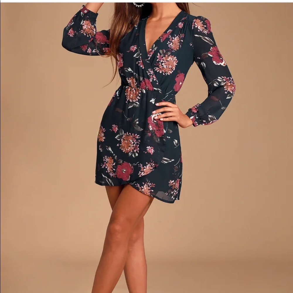 Lulu’s navy floral print dress size medium